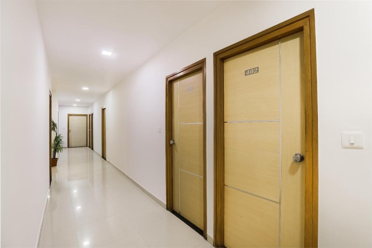 Oyo Hotel D Veeray Ахмедабад Екстериор снимка